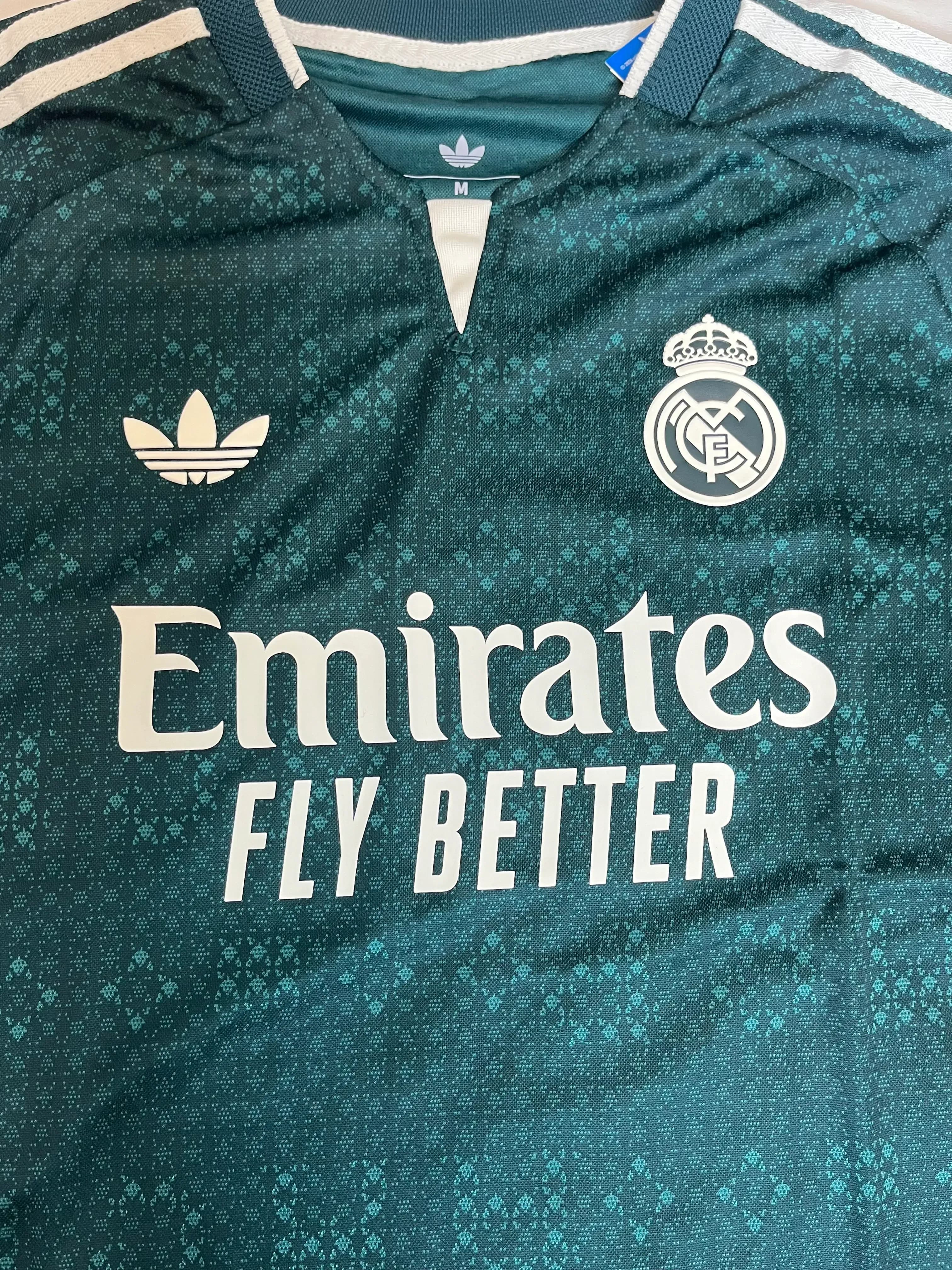 Фото детали: Real Madrid, зелёная с длинным рукавом